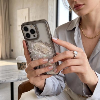 coque transparente ergonomique design