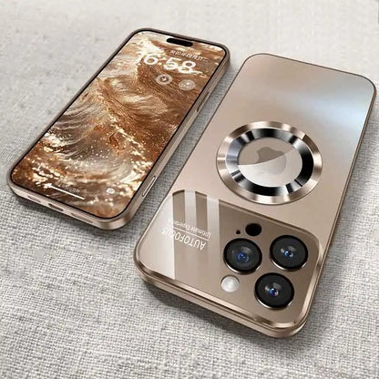 etui telephone​ gris sur table beige