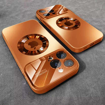 etui telephone​ orange sur table grise