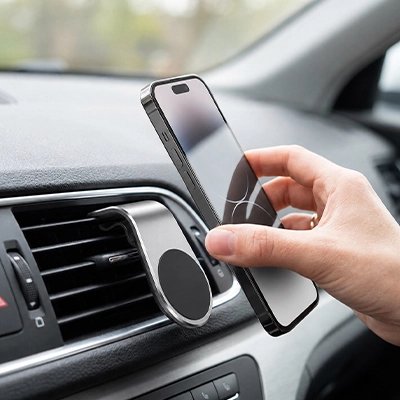 support telephone voiture design compact discret