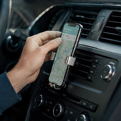 support téléphone voiture pivotant serrage
