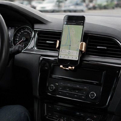 support téléphone voiture serrage pivotant